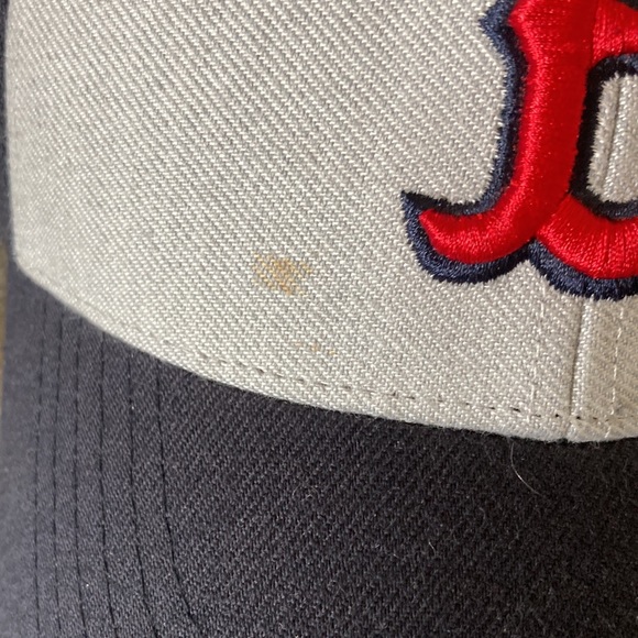 Boston Red Sox Cap - Picture 2 of 6